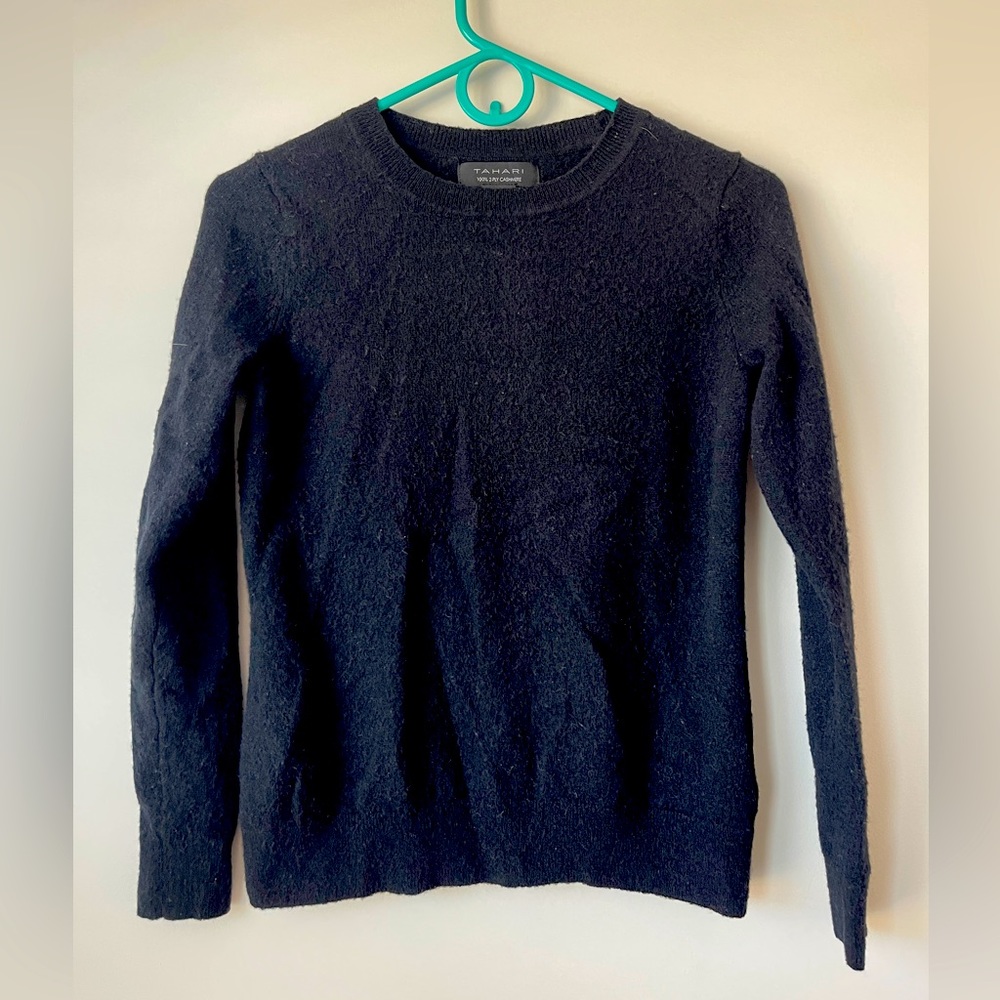 TAHARI Sweater Women Medium 100% 2-ply Cashmere Crew Neck Black Light Weight - Picture 1 of 4